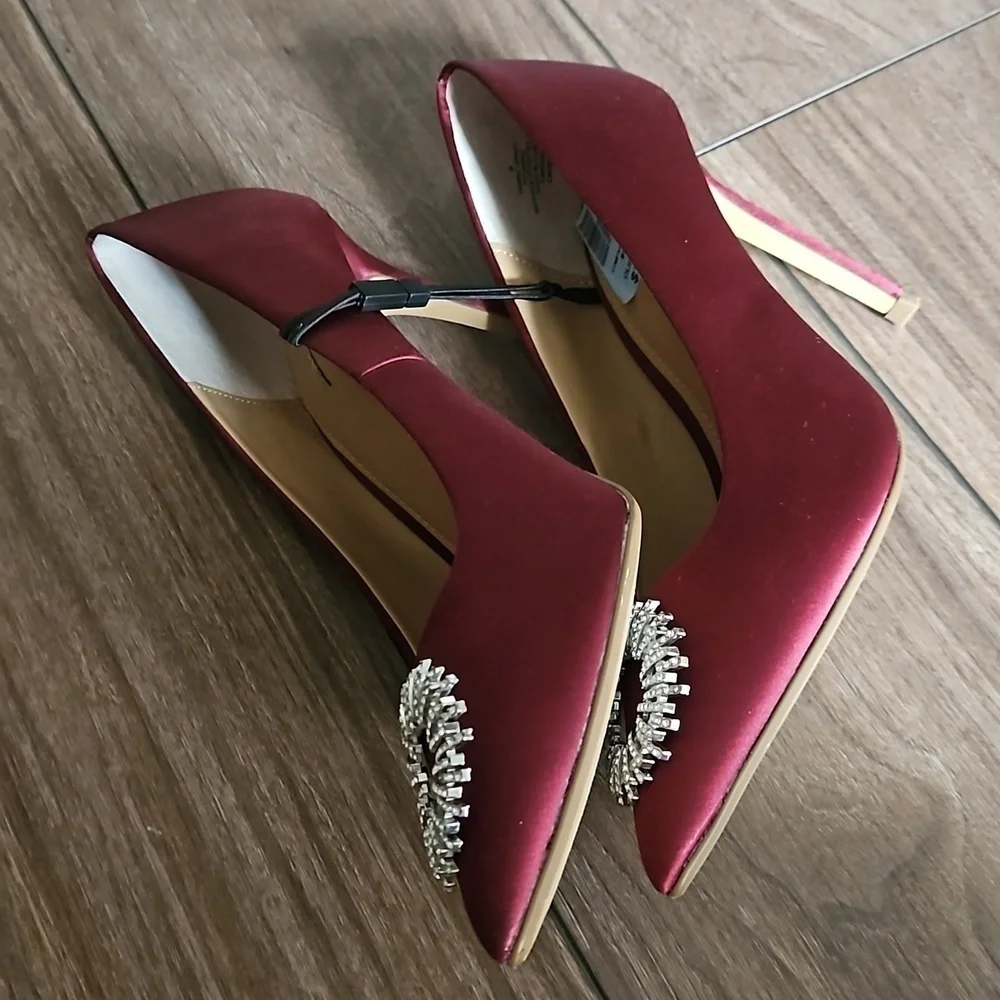 NEW! EXPRESS Deep Burgandy Satin Rhinestone Pointed Toe Heeled Pumps 10.